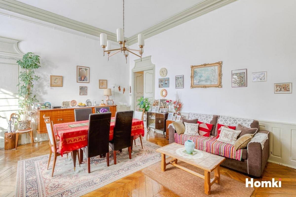 Immeuble de 17 appartements en plein centre ville de Montélimar
