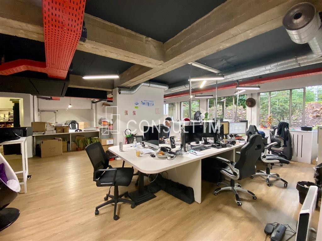 Bureaux atypique à louer de 308m² dans le 17ème