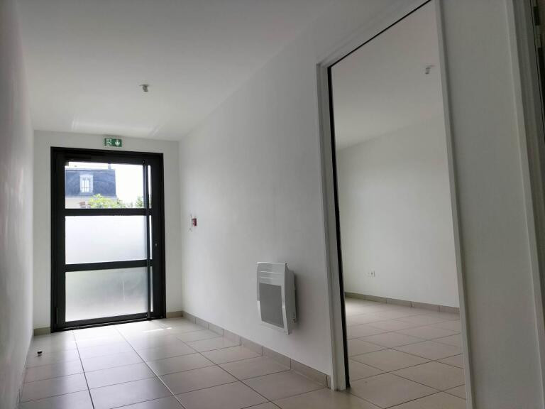 Local commercial T 47m² - Butry-sur-Oise - 1513.98.3.3