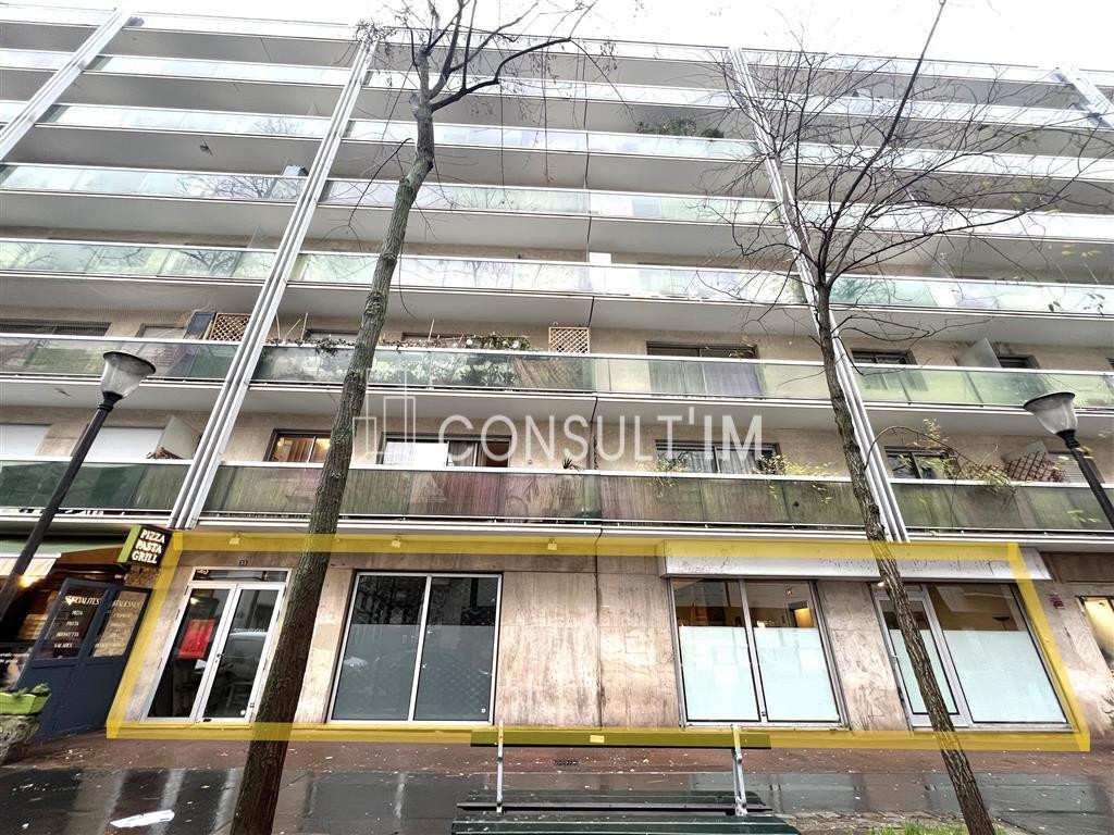 Bureaux à louer avec vitrine aux Buttes Chaumont