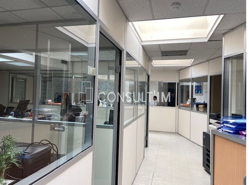 Bureaux  à vendre à St Cloud , prix très attractif