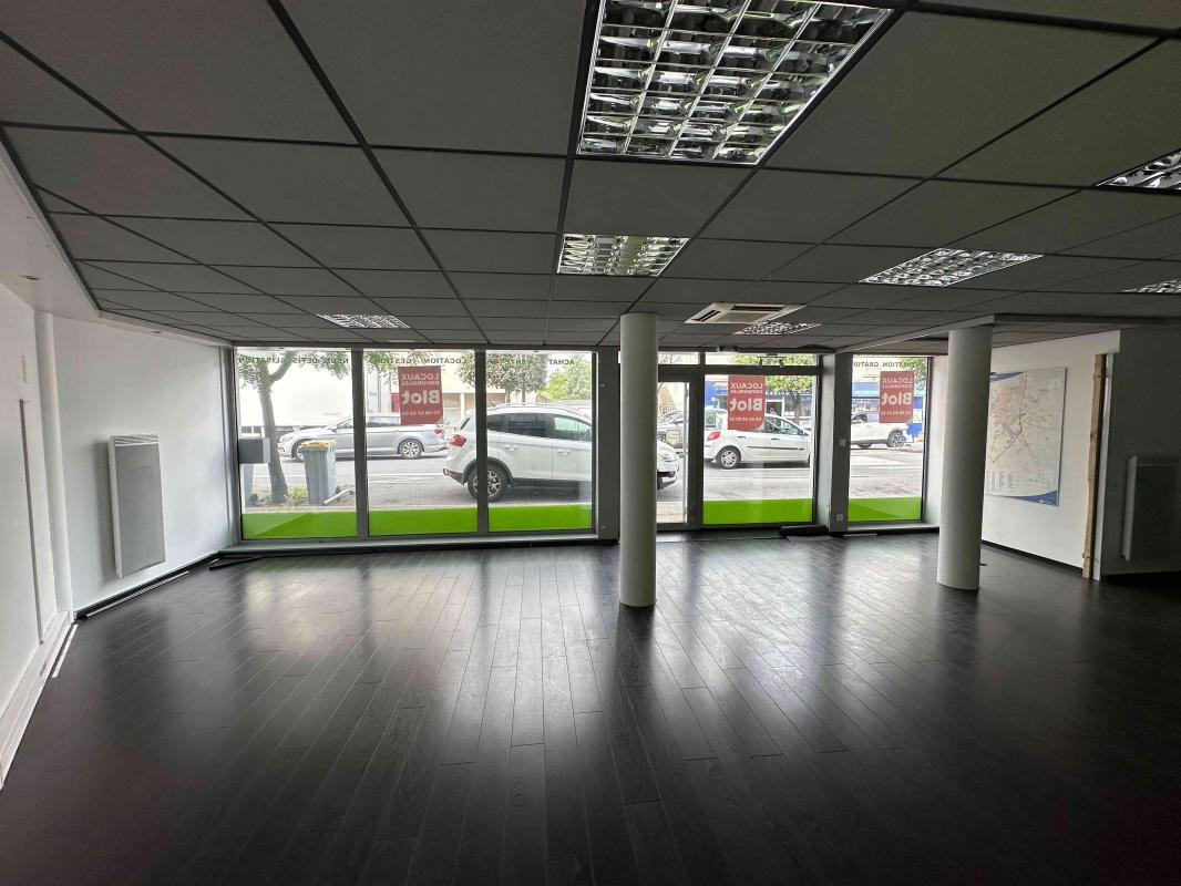 REZE-LES SORINIERES / Local commercial (Bureau / Commerce)