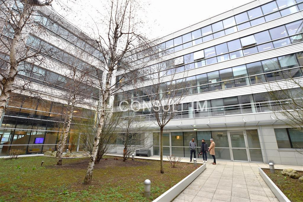 A toute Proximité de la station Plaine Stade de France - 901m² de bureaux lumineux et modulables