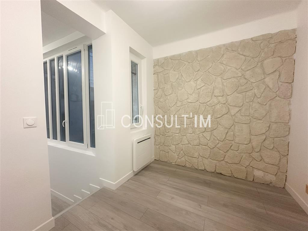 Rue commerçante au Père-Lachaise - Boutique de 35m² à louer