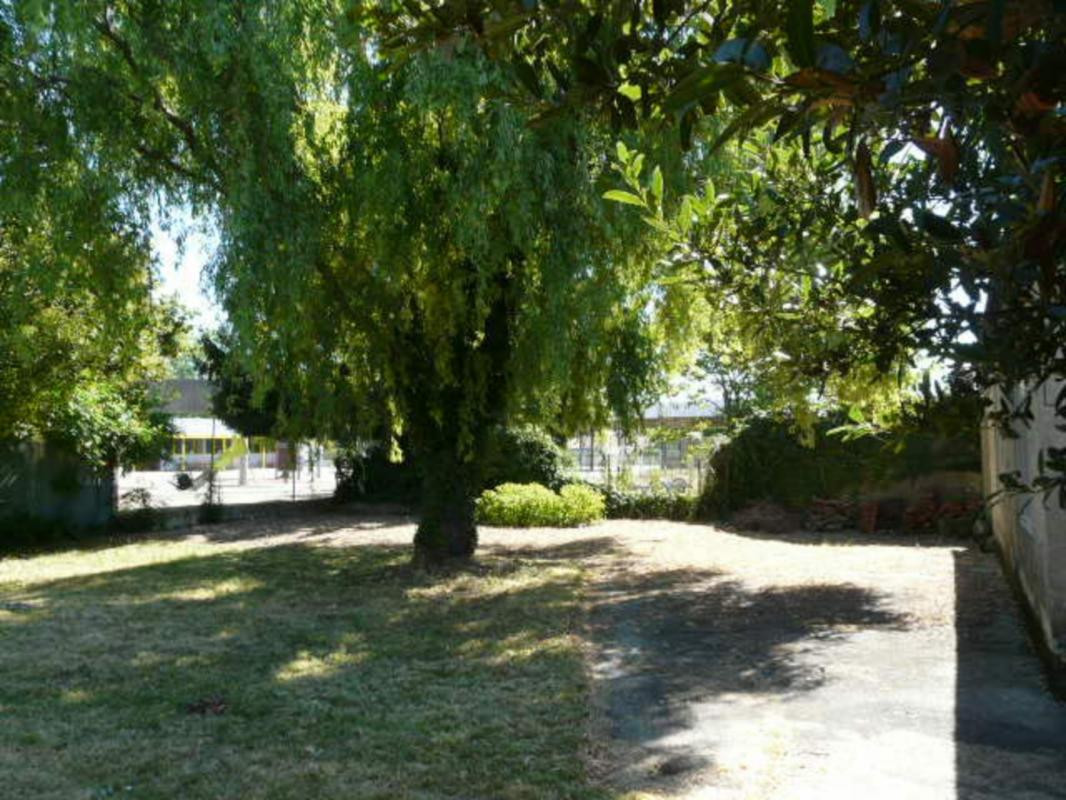 Immeuble BON ENCONTRE Terrain 1138 m²