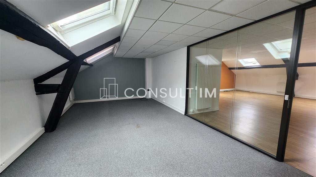A louer bureaux avec terrasse privative de 171m²