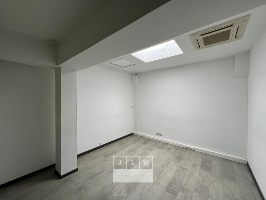 AGXP-FL16 - Bureaux à louer - 150 m2 - idéalement placé