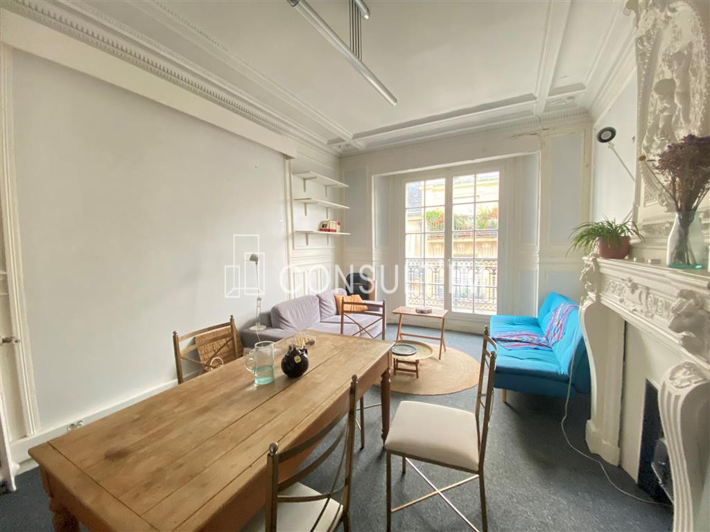 Charmant bureau en étage élevé