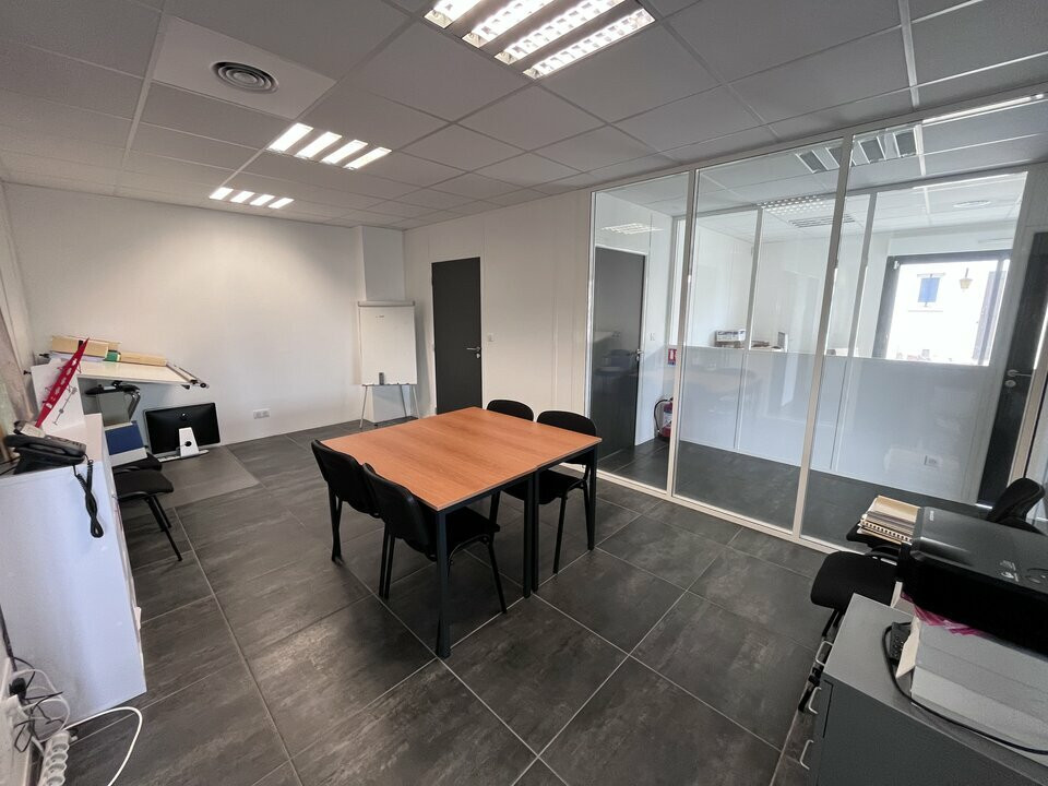 BUREAUX / LOCAL PROFESSIONNEL à vendre
