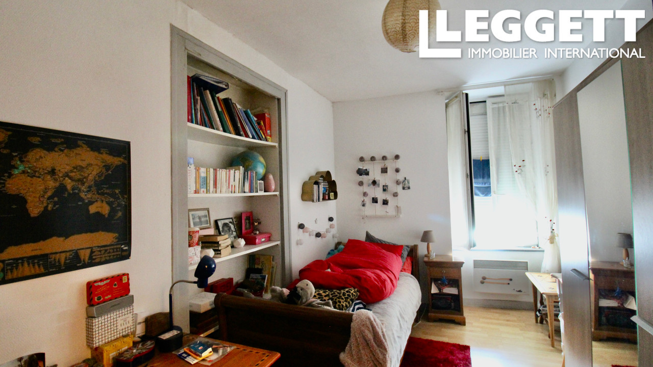 Idéal pour un investisseur à La Rochelle - 2 studios meublés, 2 T1  meublés, et 2 T3 en duplex loués vides