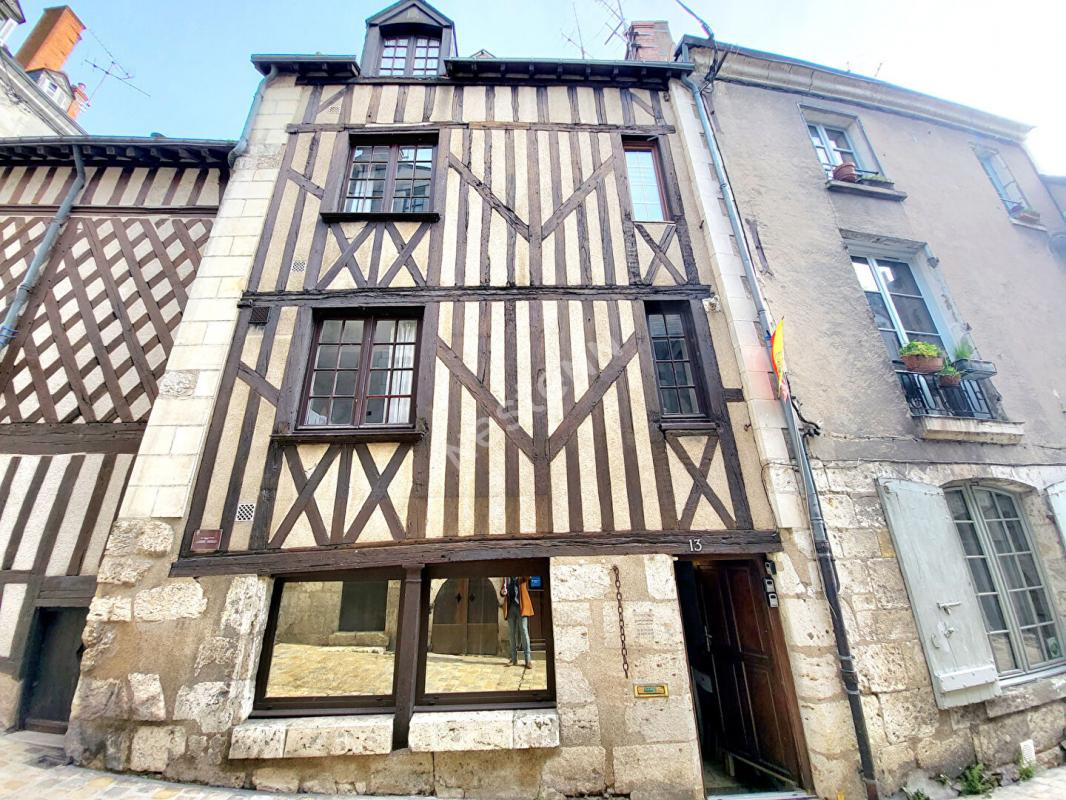 Ensemble immobilier de 3 appartements à Blois quartier historique