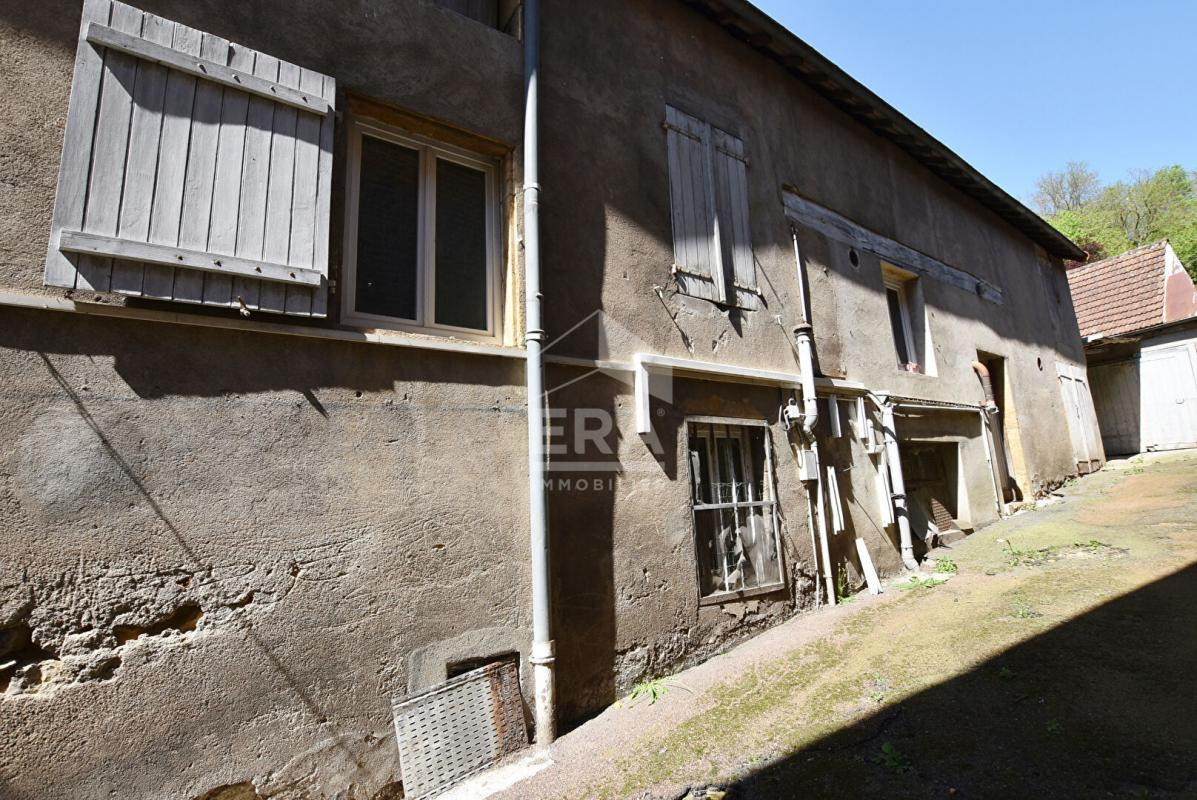 Immeuble, dépendances et terrain à vendre - Iguerande
