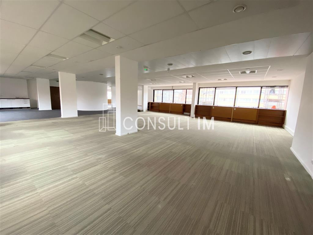 A 5 min du métro Métro Marie d'Ivry, à louer bureaux modulables