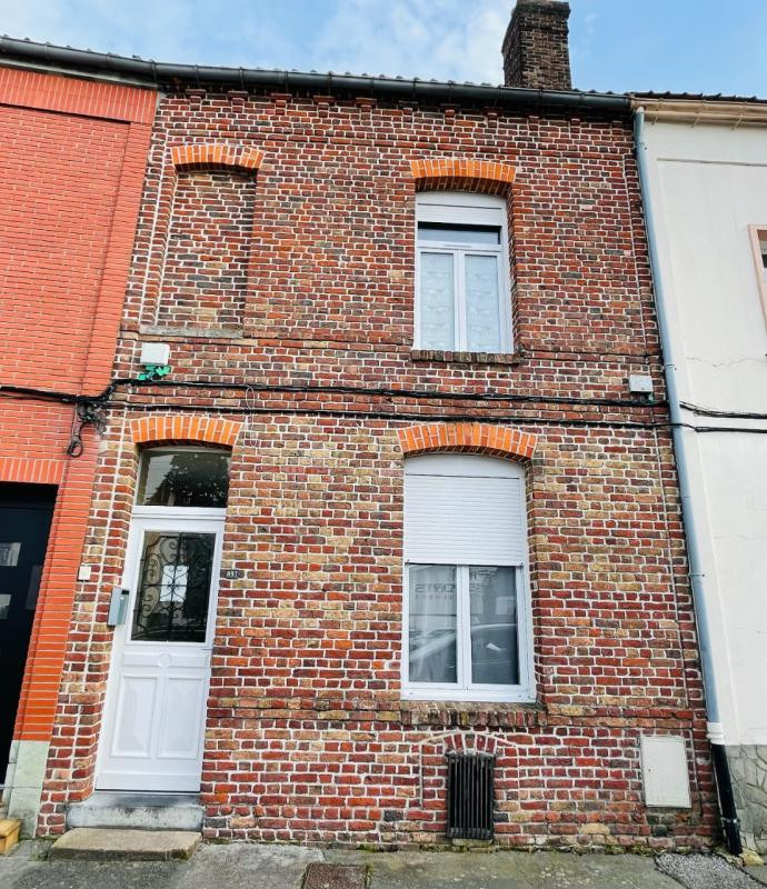 Immeuble : 1 studio et 4 chambres en meublé - BETHUNE