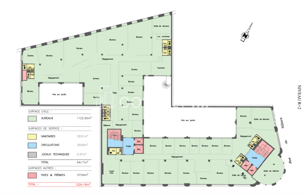 A louer,  dans un immeuble d'angle, une surface de 1220m²