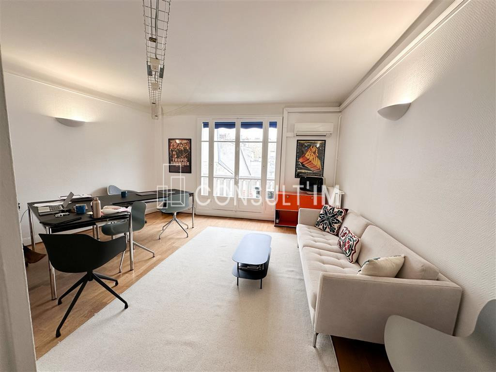 A louer bureaux avec balcons proche Place de l'Etoile