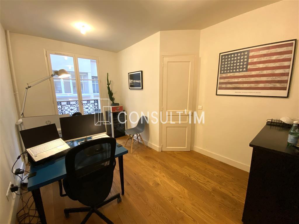 Charmant bureaux sur parquet