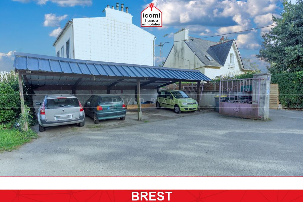 FINISTERE - Brest (29200) - A VENDRE - IMMEUBLE R+2 - 5 LOTS - 3 T2 + 1 T3 + 1 T5 - SUR TERRAIN DE 335M² (PARKING) - LOUES EN MEUBLE