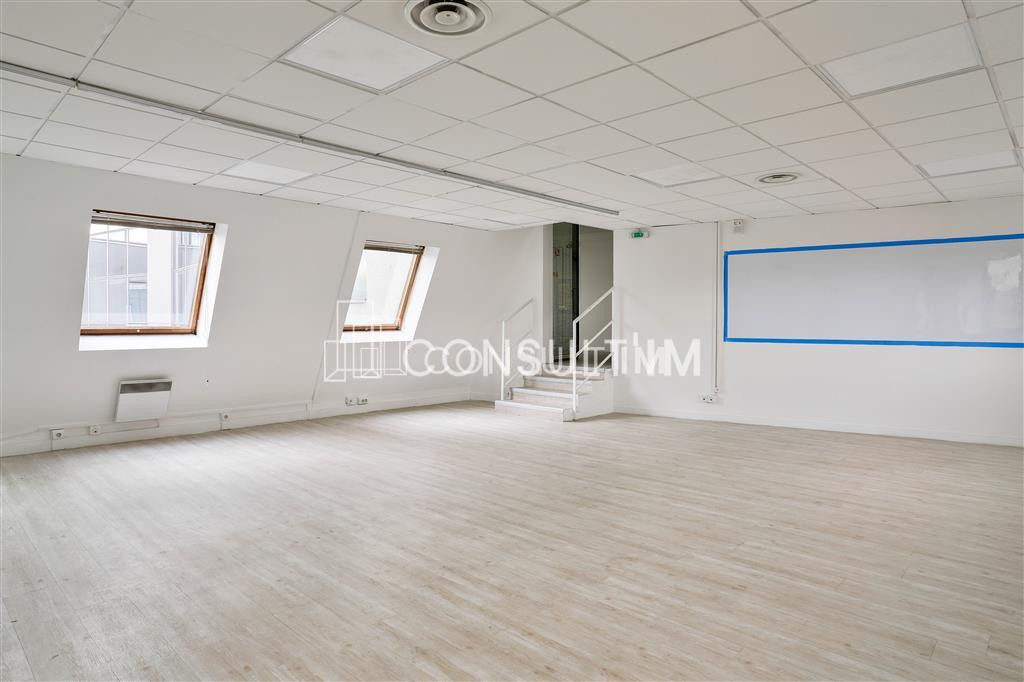 Au pied du métro Billancourt, ligne 9 , Bureaux à louer de 299m²