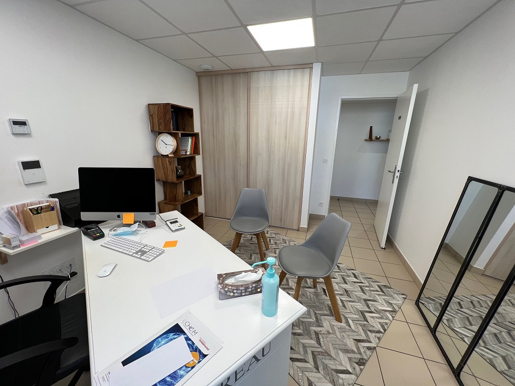 Local d'activité 97m2 avec 3 bureaux idéal profession indépendante