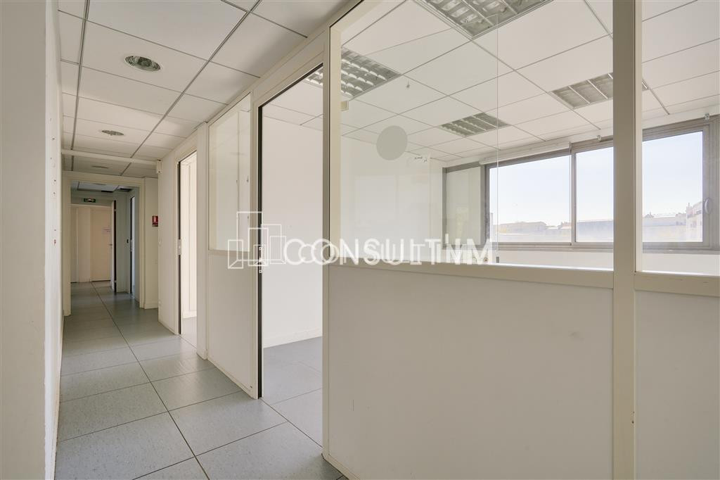 A proximité de Boulogne Jean Jaurès, à louer, bureaux de 209m²