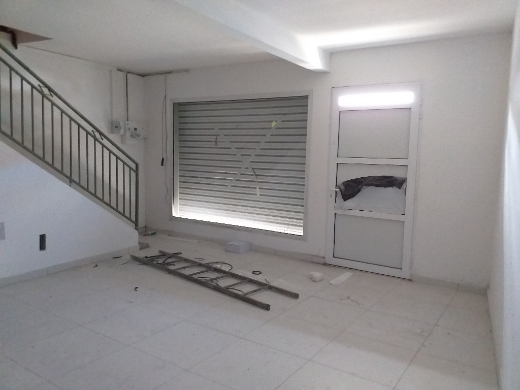 A louer Local commercial Le Marin  25 m2  en RDC
