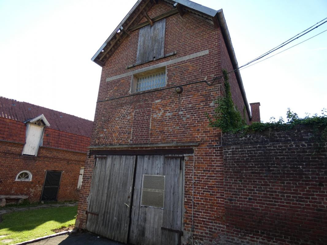 Immeuble / 372 m² / 140 000 EUR / AVESNES-LE-COMTE