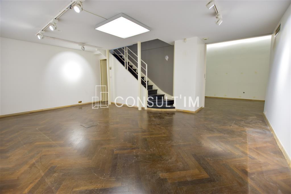 Boutique à louer avec un beau linéaire rue de la Paix