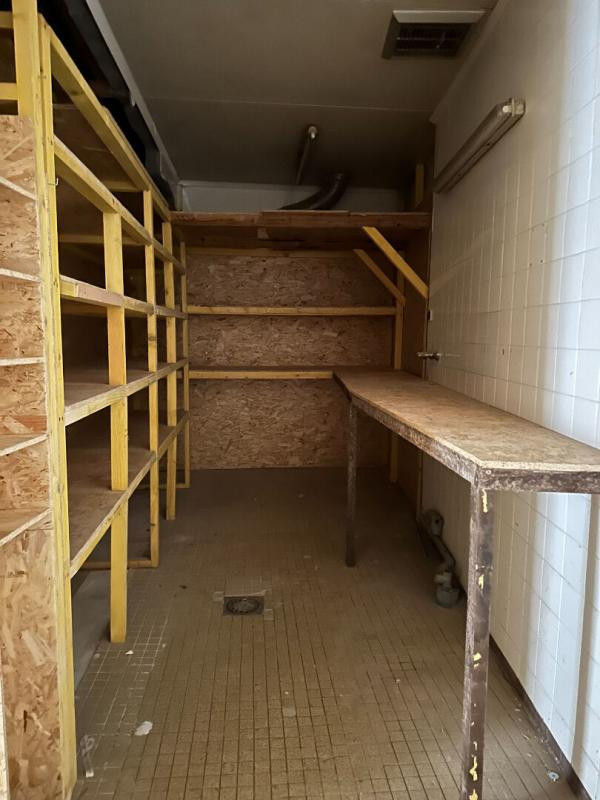 Grange Royat 5 pièce(s) 200 m2, usage commercial ou autres , 99500 FAI