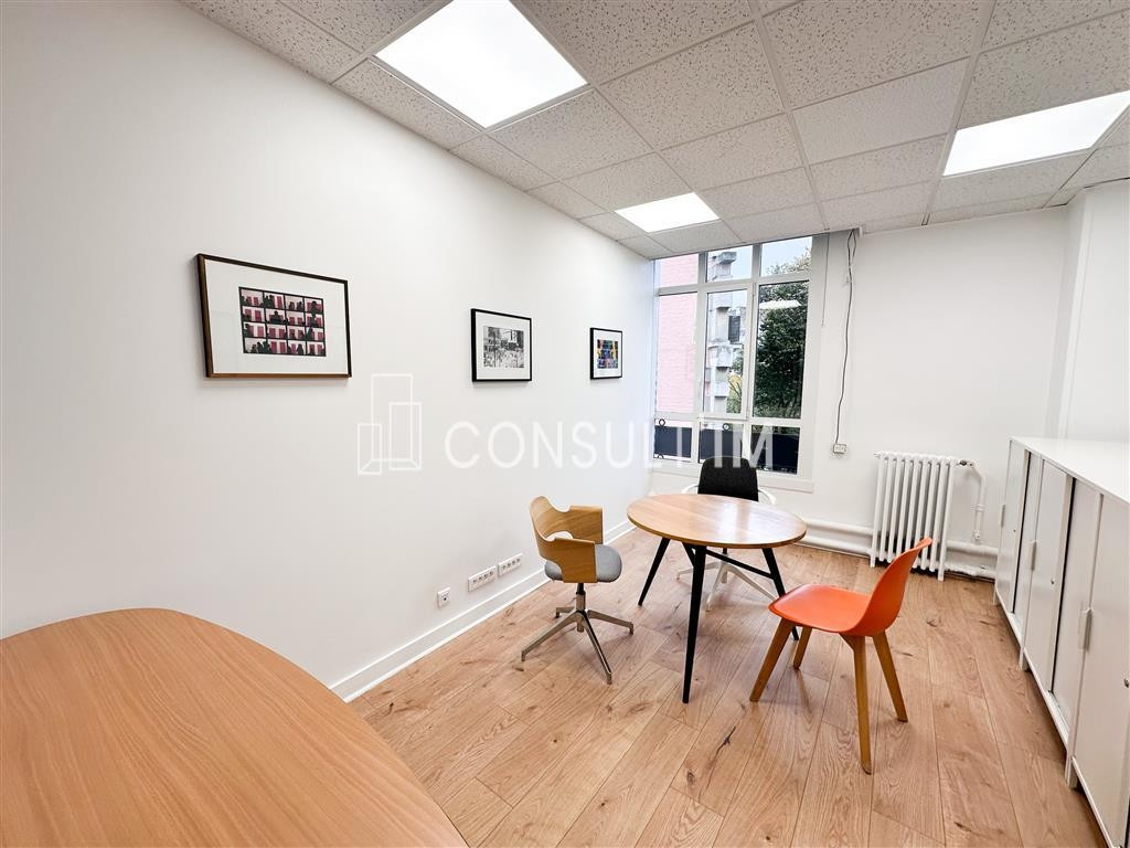 A louer bureaux lumineux à deux pas du métro Rue Saint Maur