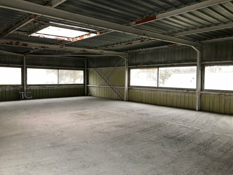 LOCAL D'ACTIVITE A VENDRE