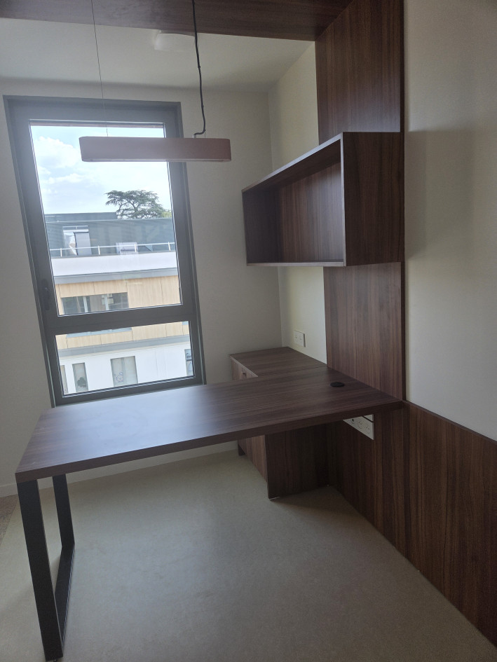 local 14m2 lumineux dans un cabinet de sage femme tout neuf
