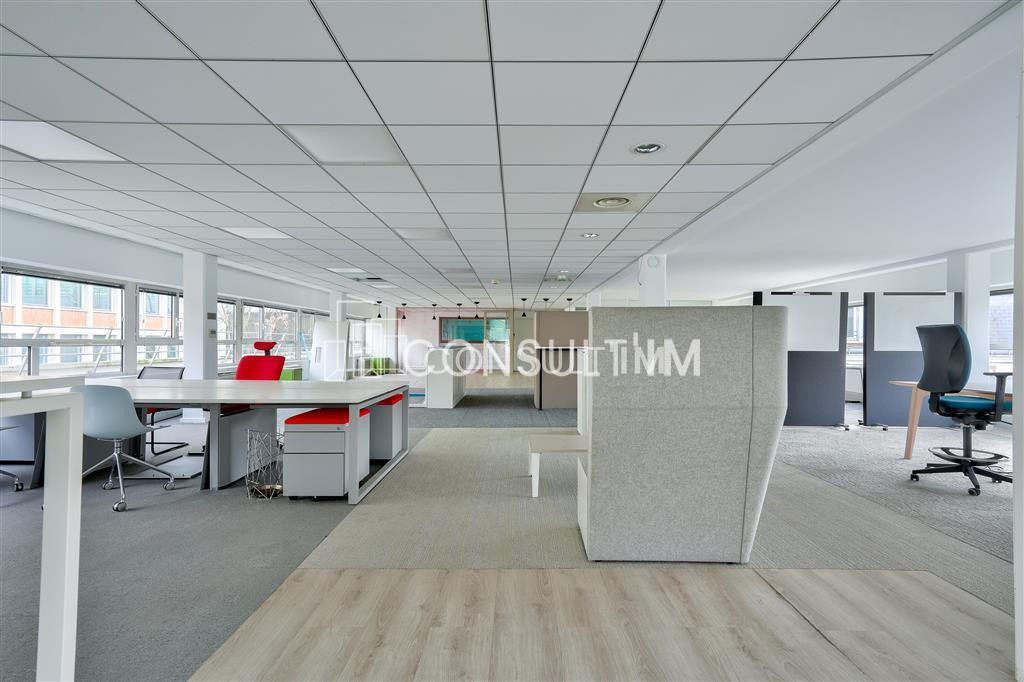 En bord de Seine, bien exceptionnel à VENDRE de 3258 m² avec terrasses et jardin