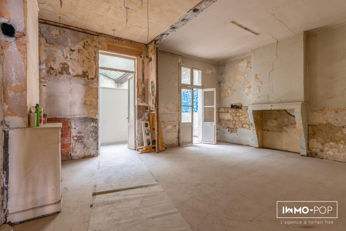 Local commercial de 80m2 et 70m2 de caves à Bordeaux Fondaudège