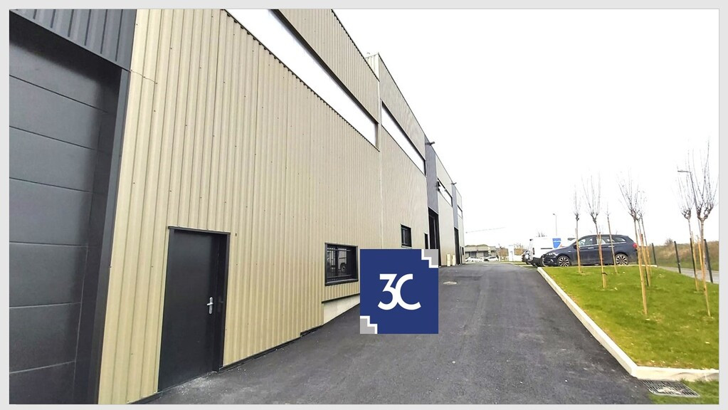 ENTREPOT NEUF de 632 m2 - ISOLATION PAR L'EXTERIEUR