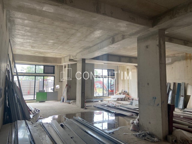 A Louer Cellule commerciale neuve Ivry sur Seine