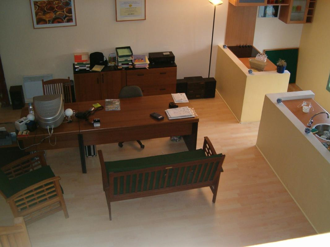 77 Ozoir La ferrière Bureau à vendre dans quartier commerçant