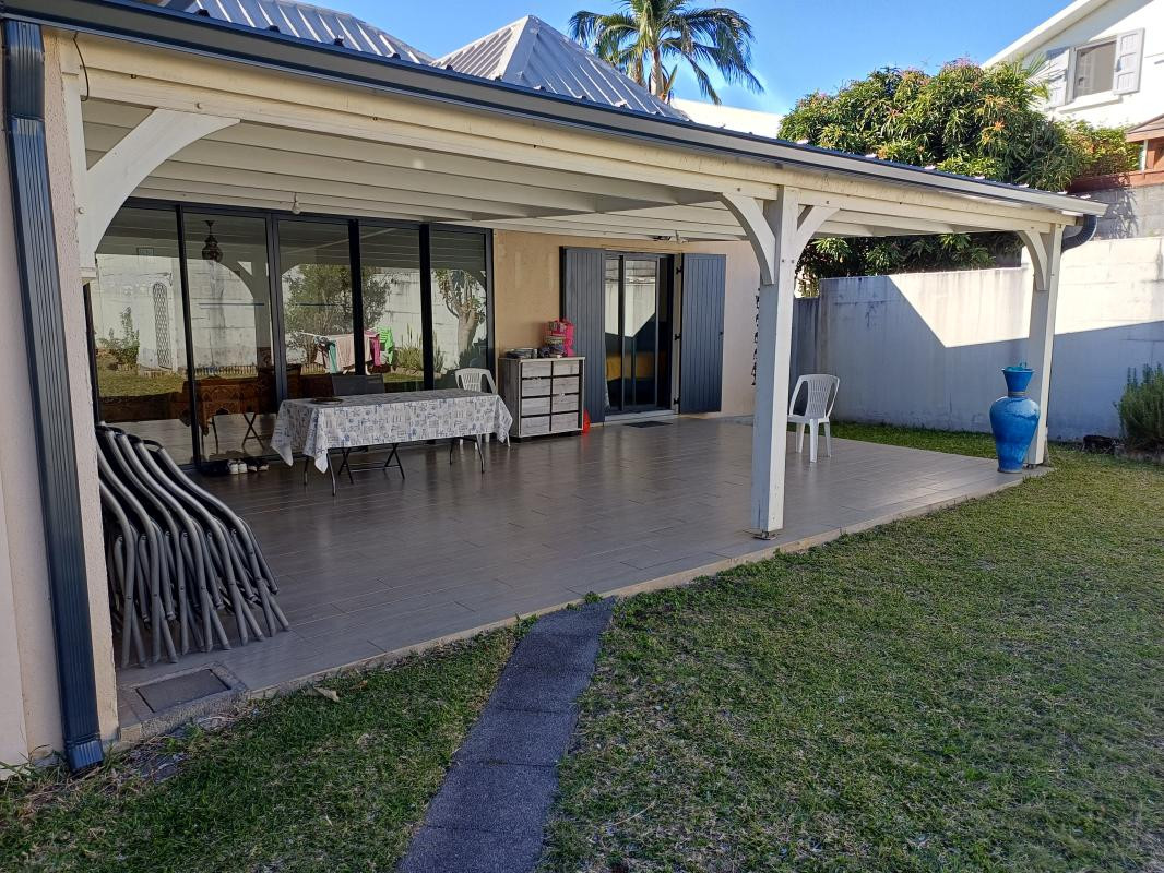 Villa à usage professionnel 214.24 m²