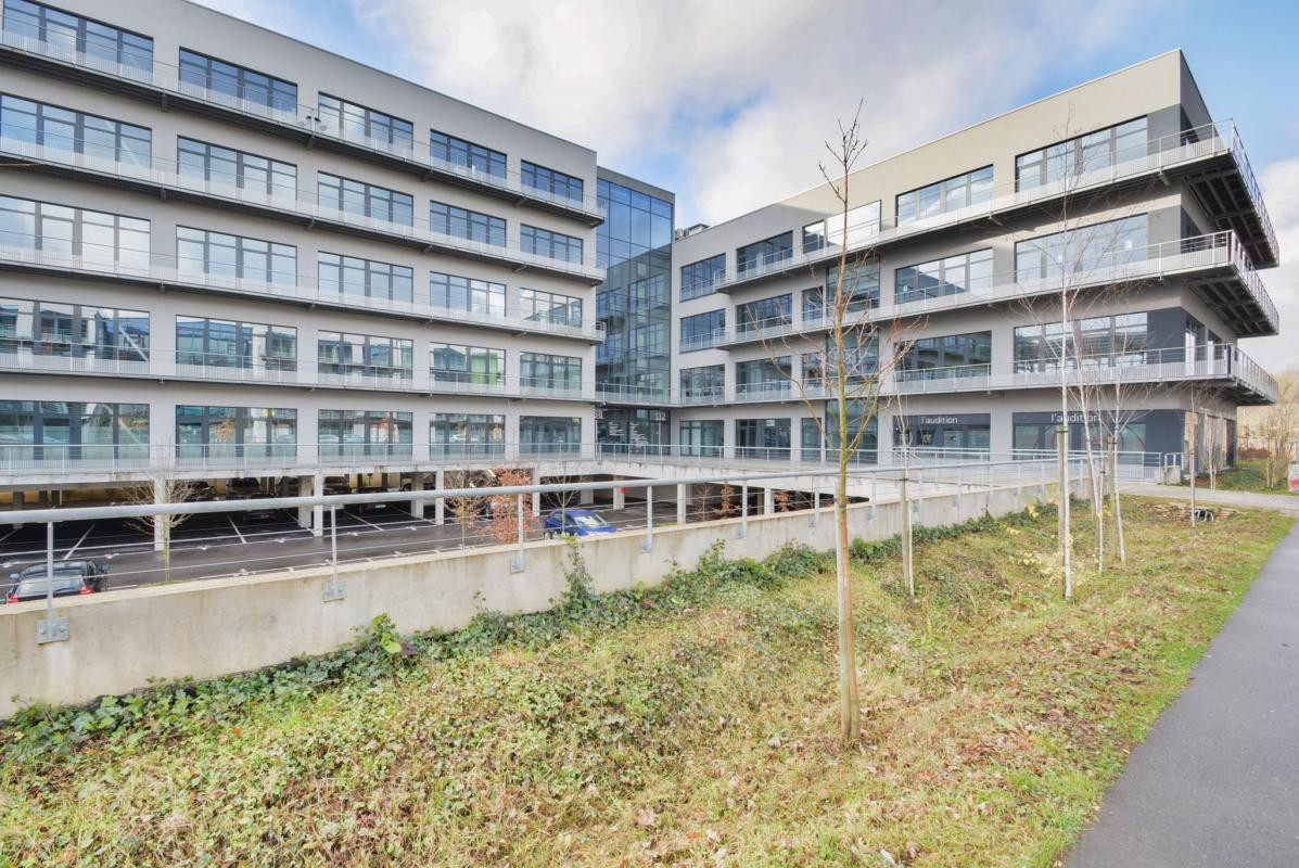 PLATEAU DE HAYE - ZFU - LOYER TOUT COMPRIS  - 80M2  partagés