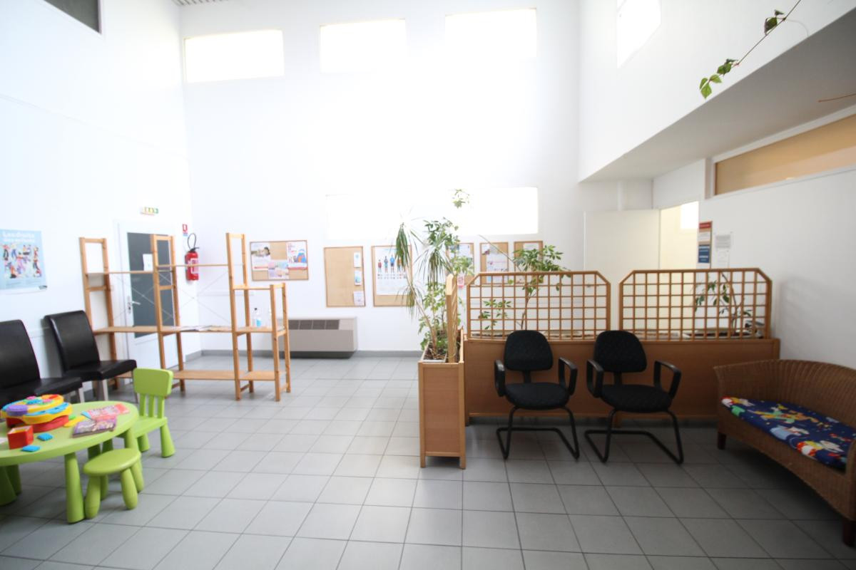 Local professionnel à louer dans centre de consultation