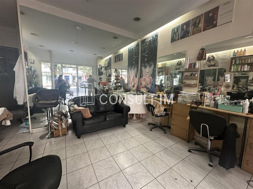République, boutique en location pure