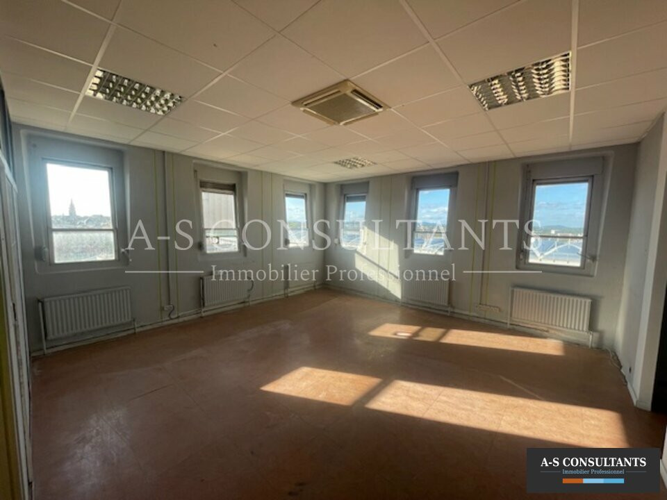 BUREAUX/ Local PROFESSIONNEL A VENDRE