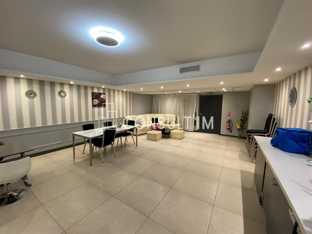 A louer, grande cuisine de 426m²