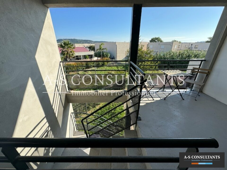 BUREAUX/ LOCAL COMMERCIAL A VENDRE