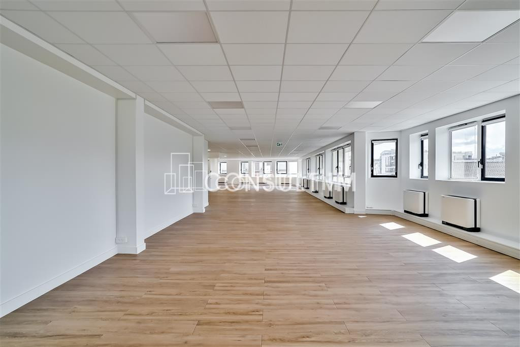 A louer bureaux rénovés dans immeuble de grand standing , proche du métro Mairie d'Issy, ligne 12