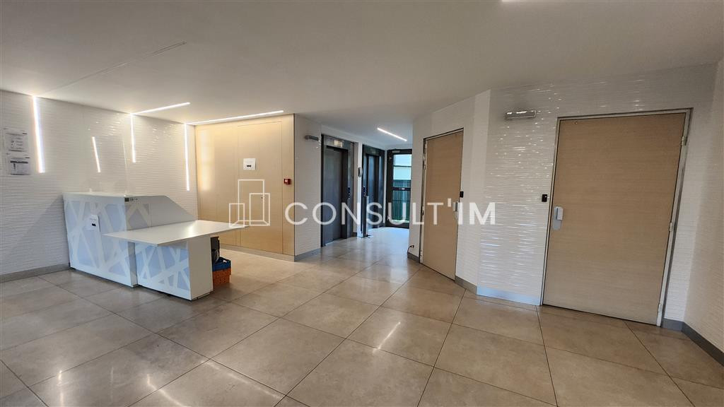 A louer bureaux en bon état à la frontière entre Courbevoie et La Garenne Colombes