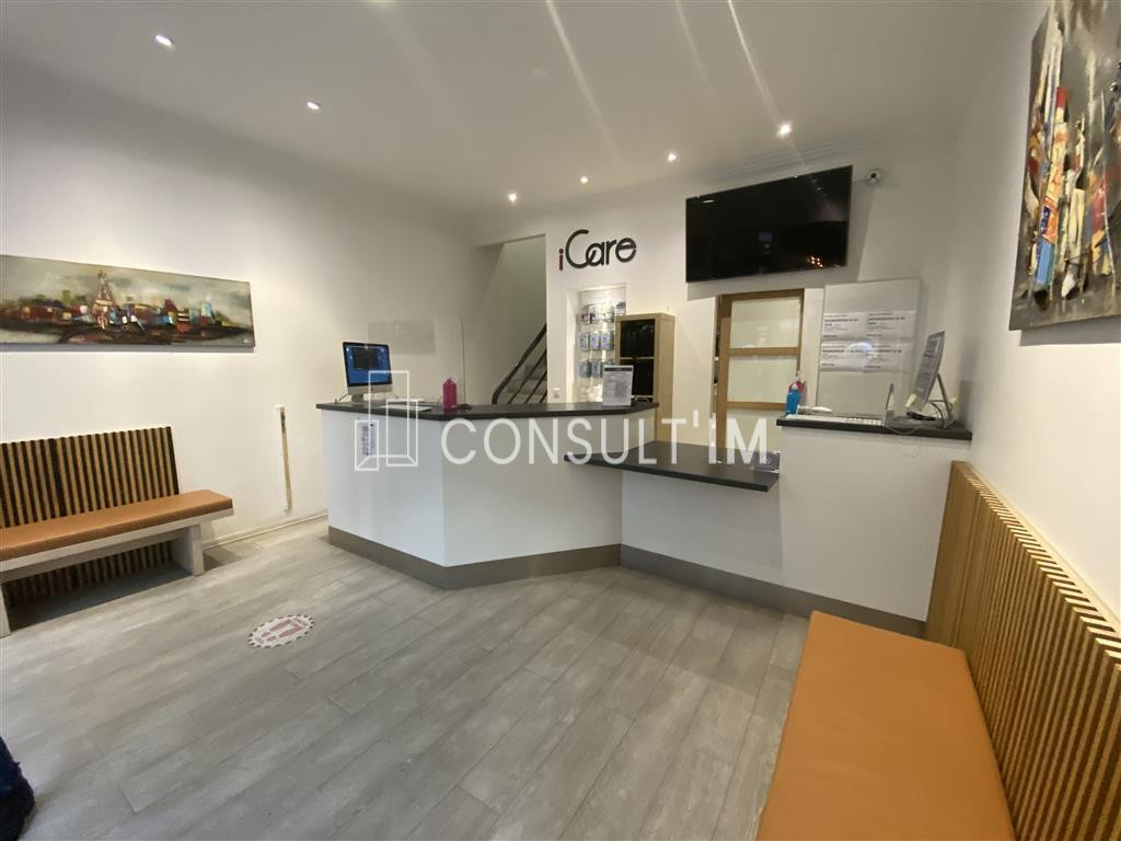 Odéon, à louer une boutique de 115m² en R+1