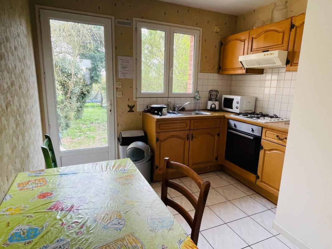 Immeuble : 1 studio et 4 chambres en meublé - BETHUNE