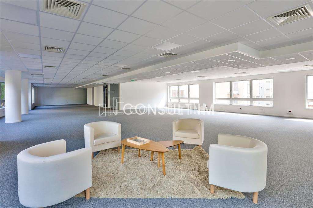A louer bureaux rénovés et lumineux