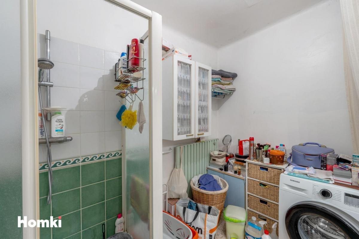 Belle Opportunité immeuble de 2 biens T6 de 250 m²  centre ville de Morières-lès-Avignon